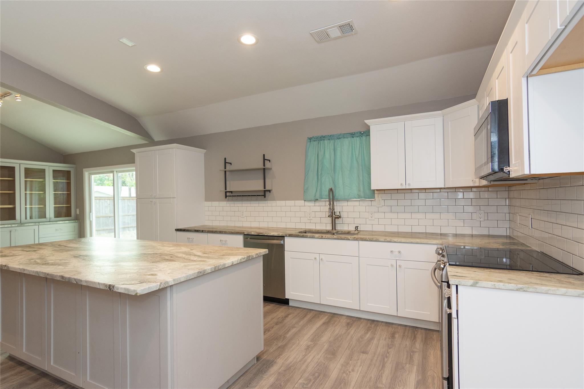 400 S Guadalupe, Granger, TX 76530