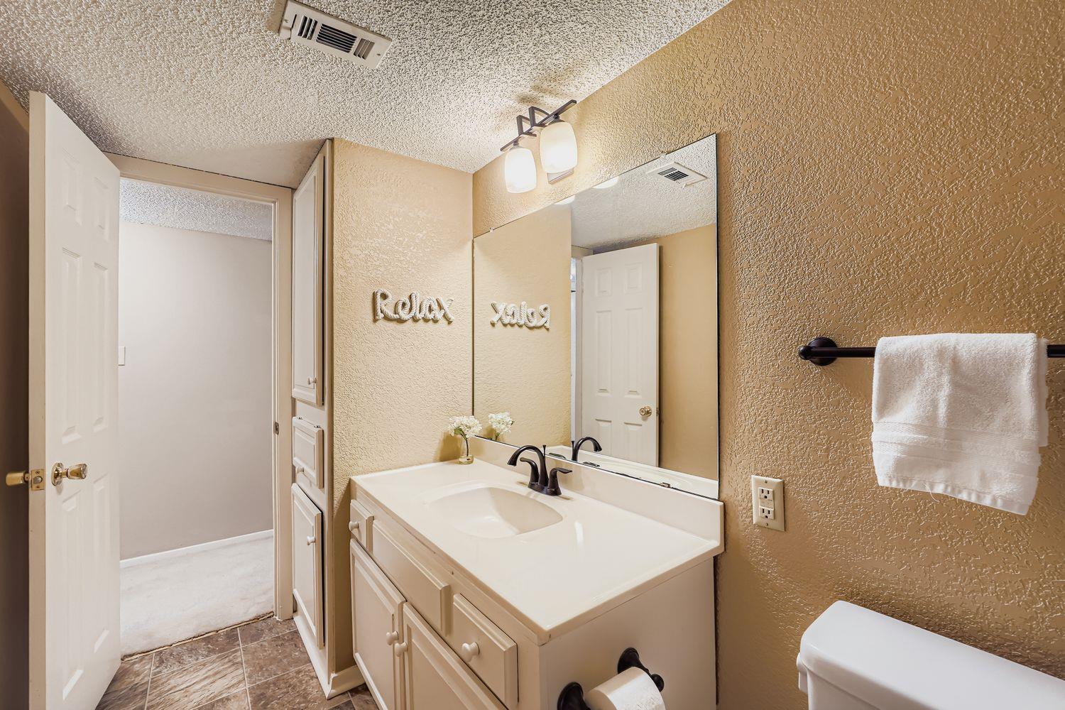 203 S Venture Blvd, Point Venture, TX 78645