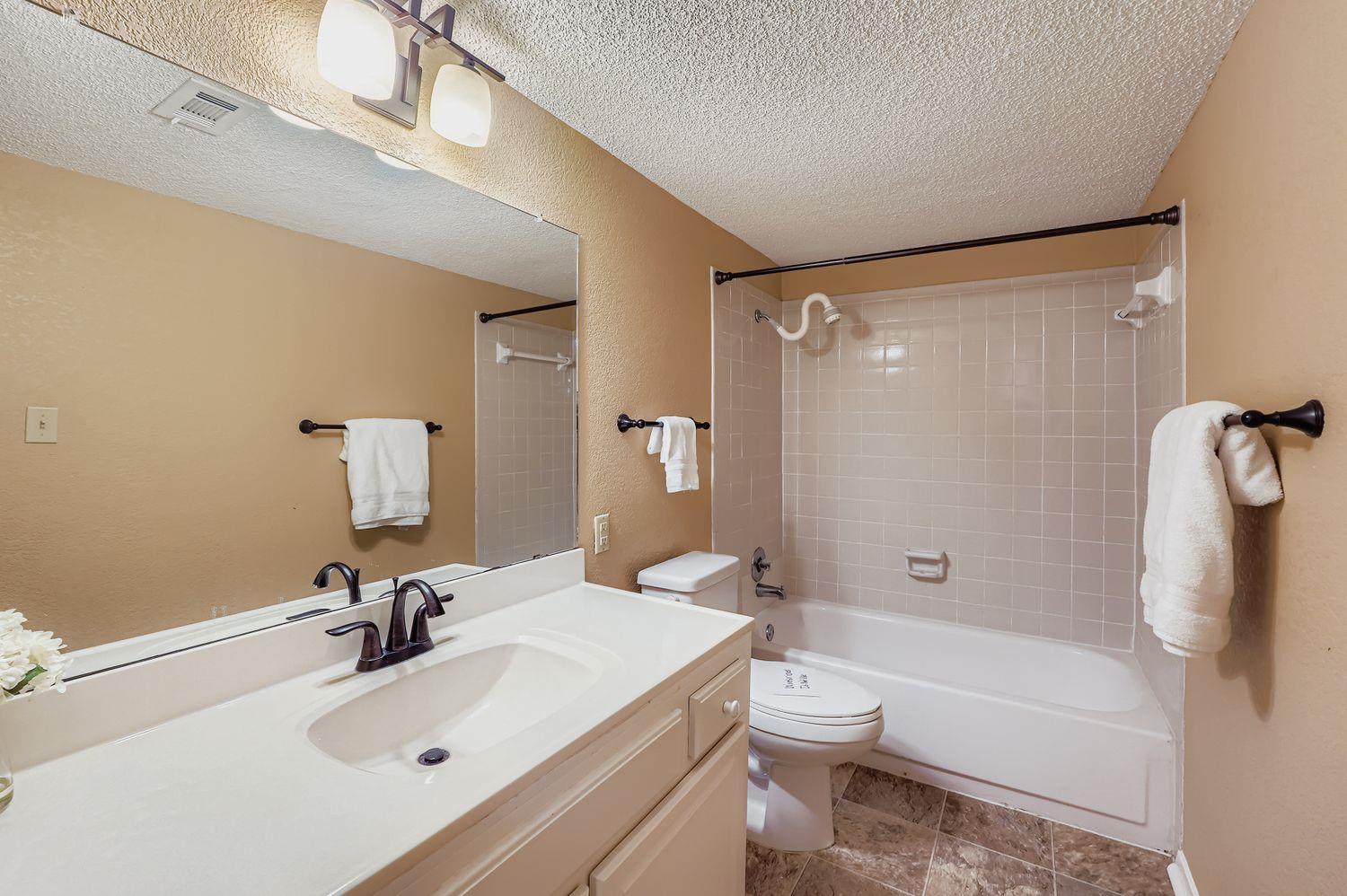 203 S Venture Blvd, Point Venture, TX 78645