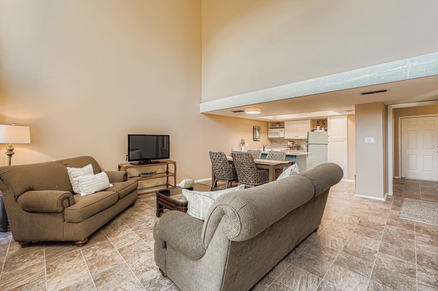 203 S Venture Blvd, Point Venture, TX 78645