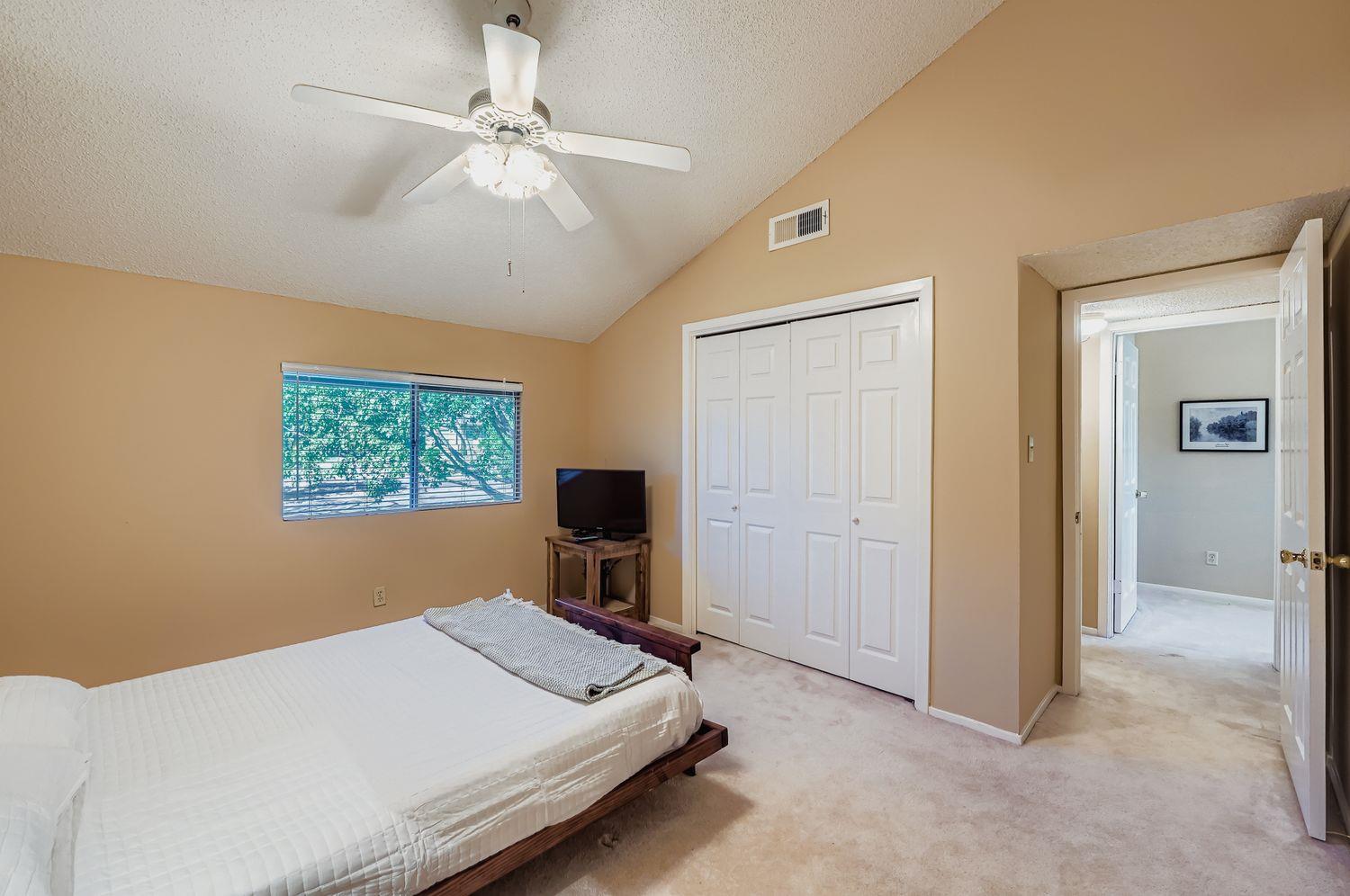 203 S Venture Blvd, Point Venture, TX 78645