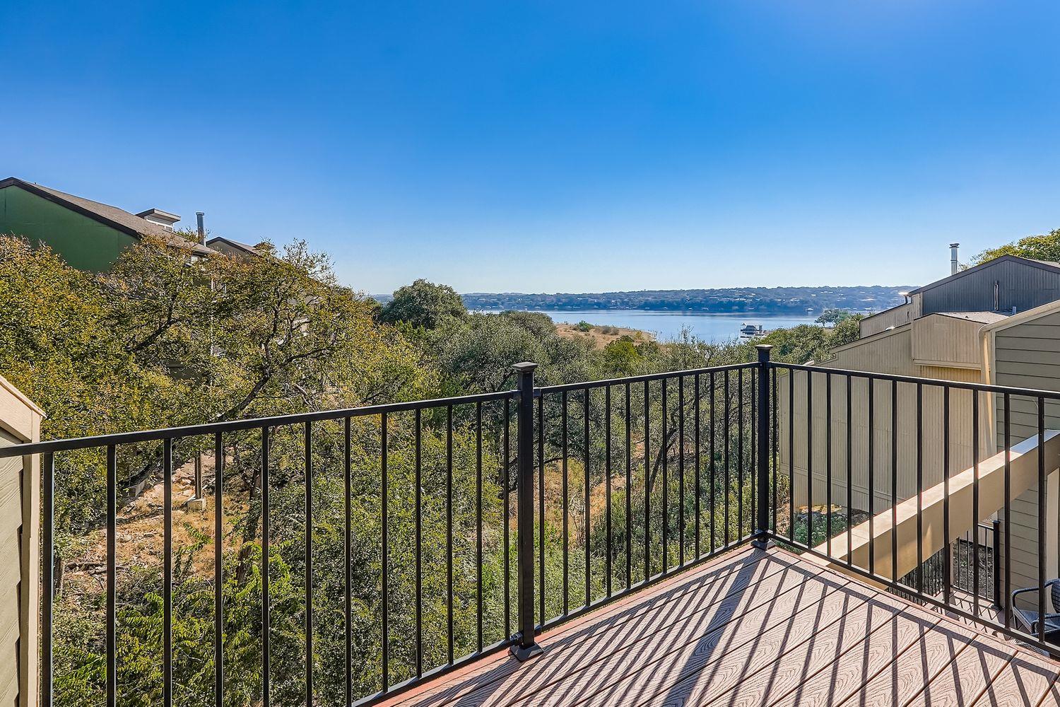 203 S Venture Blvd, Point Venture, TX 78645