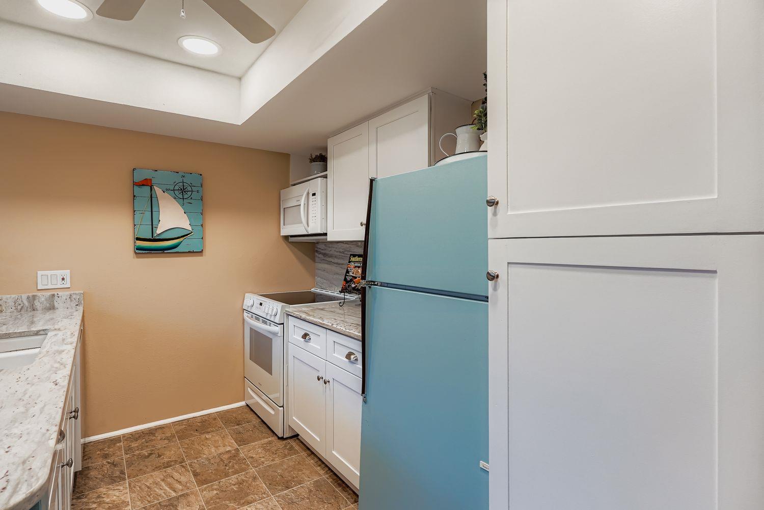 203 S Venture Blvd, Point Venture, TX 78645