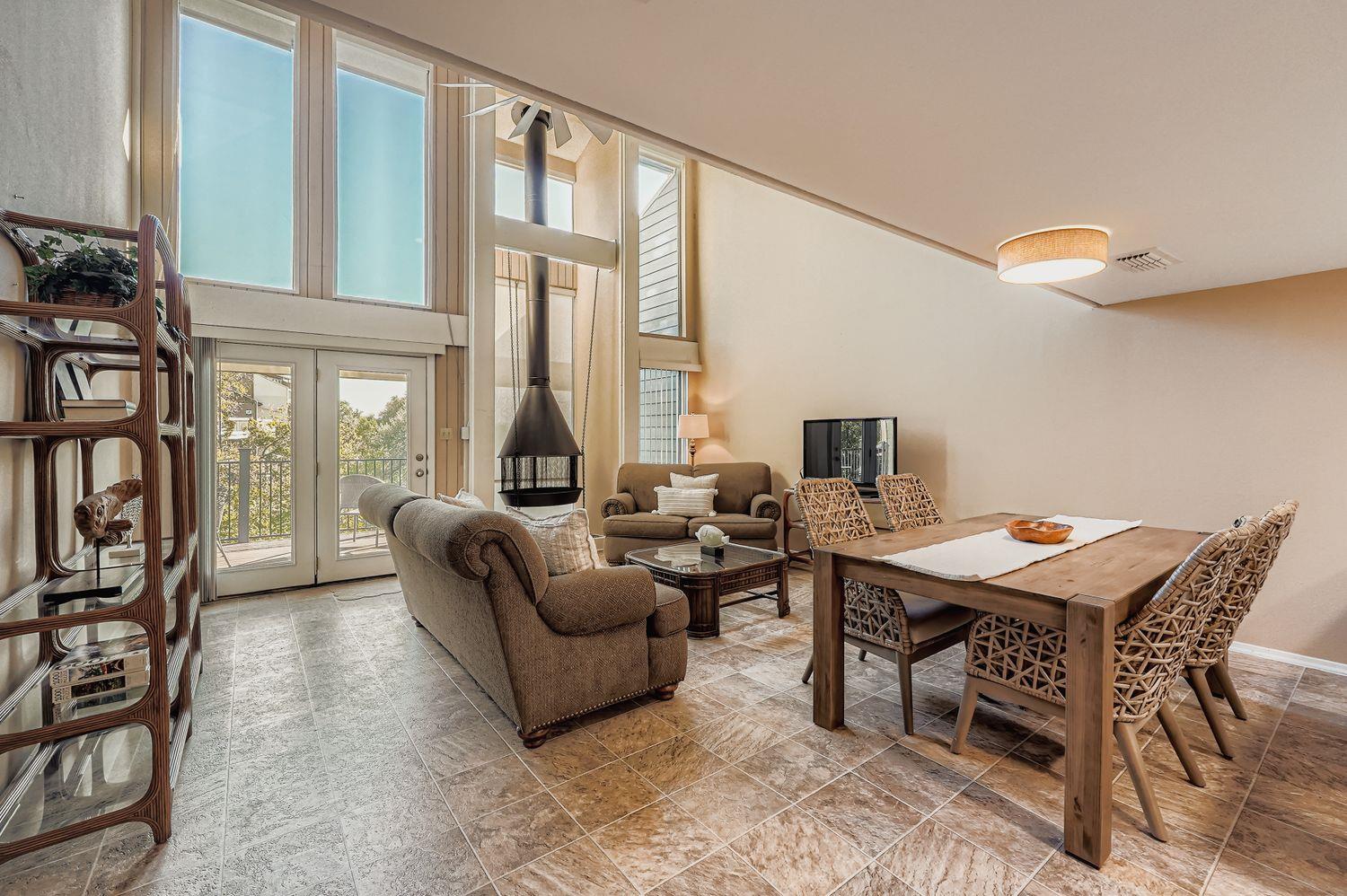 203 S Venture Blvd, Point Venture, TX 78645