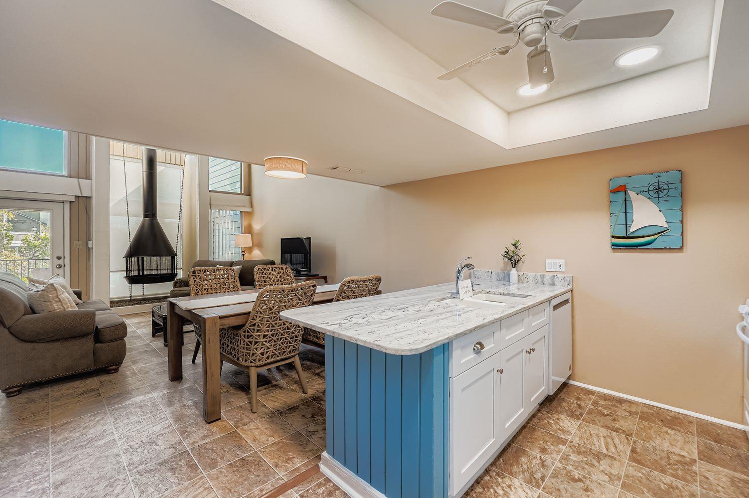 203 S Venture Blvd, Point Venture, TX 78645