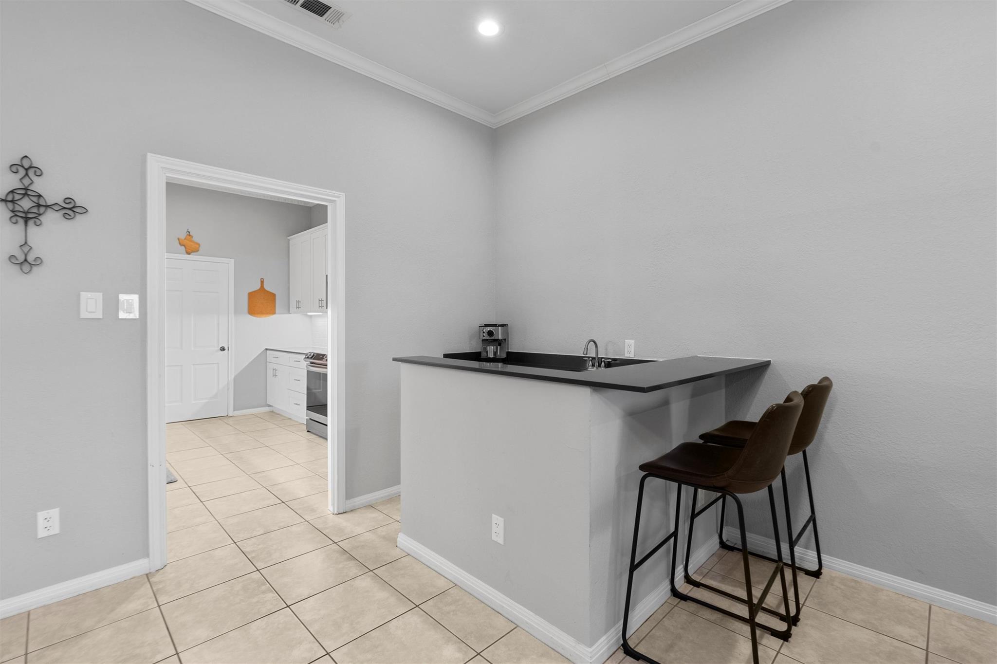 11003 Pinehurst Dr # 6, Austin, TX 78747