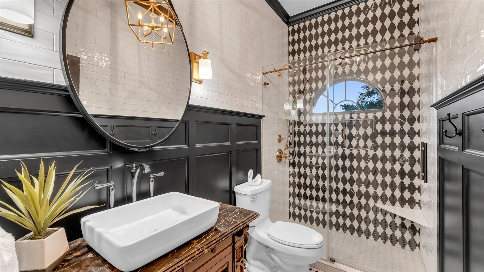 2240 Fred Woods Dr, Kingsland, TX 78639