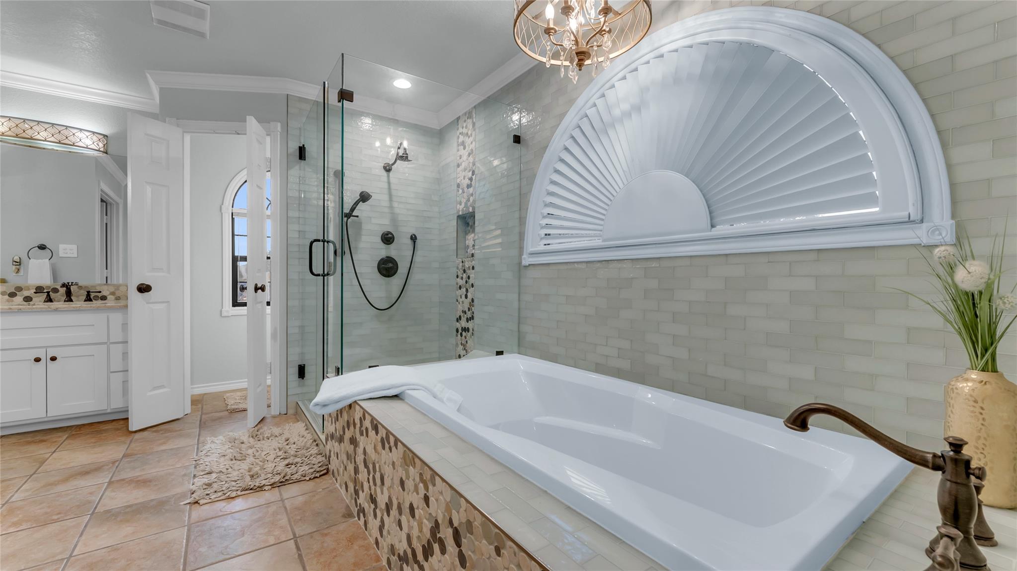 2240 Fred Woods Dr, Kingsland, TX 78639