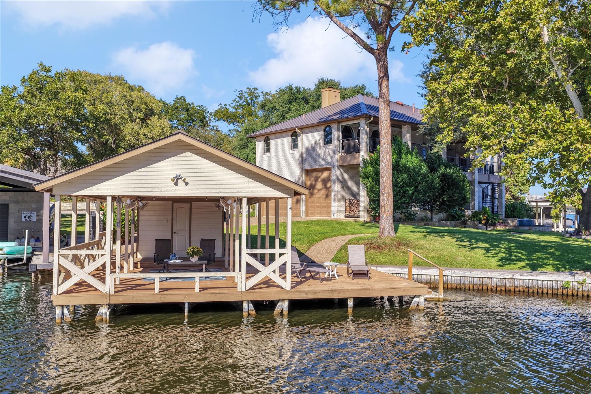 2240 Fred Woods Dr, Kingsland, TX 78639