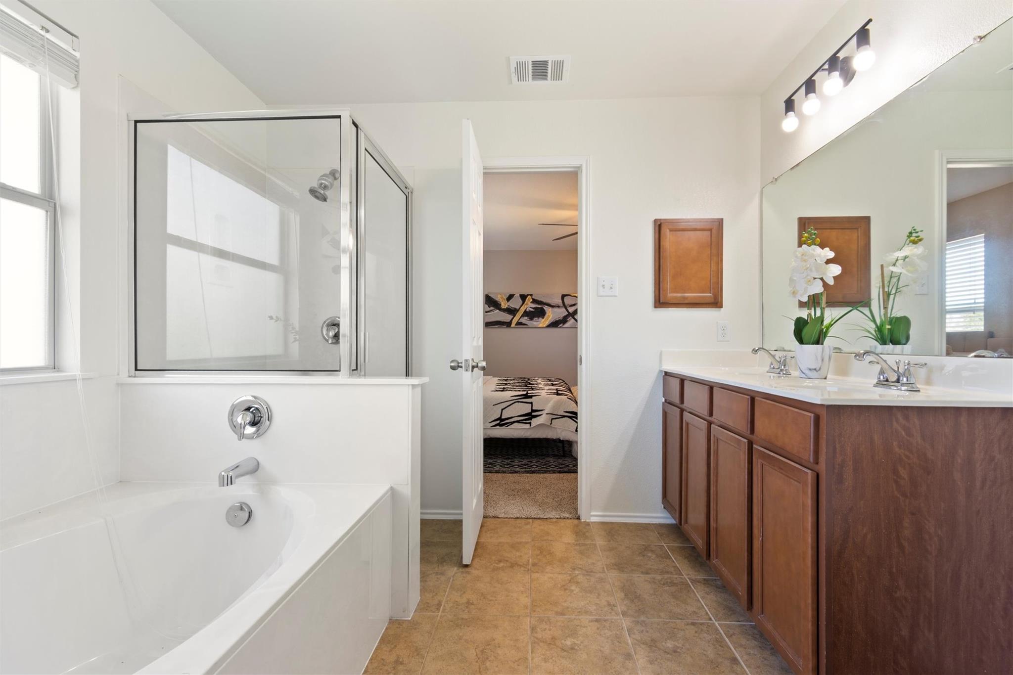 100 Snowy Egret Ln, Leander, TX 78641