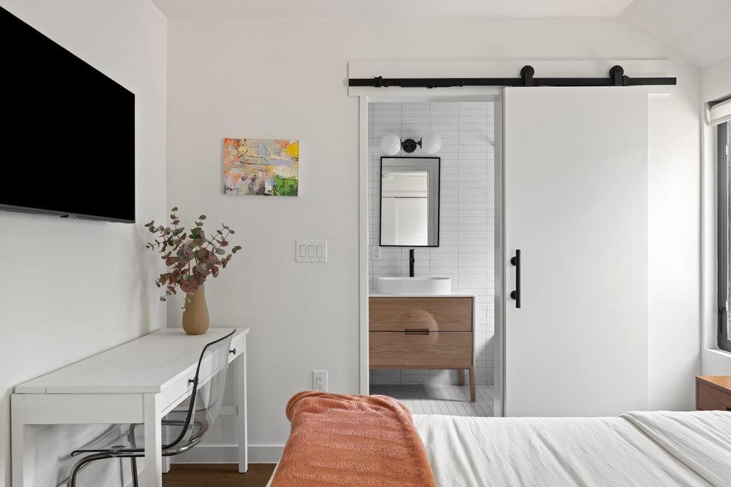 1913 Canterbury St # 2, Austin, TX 78702