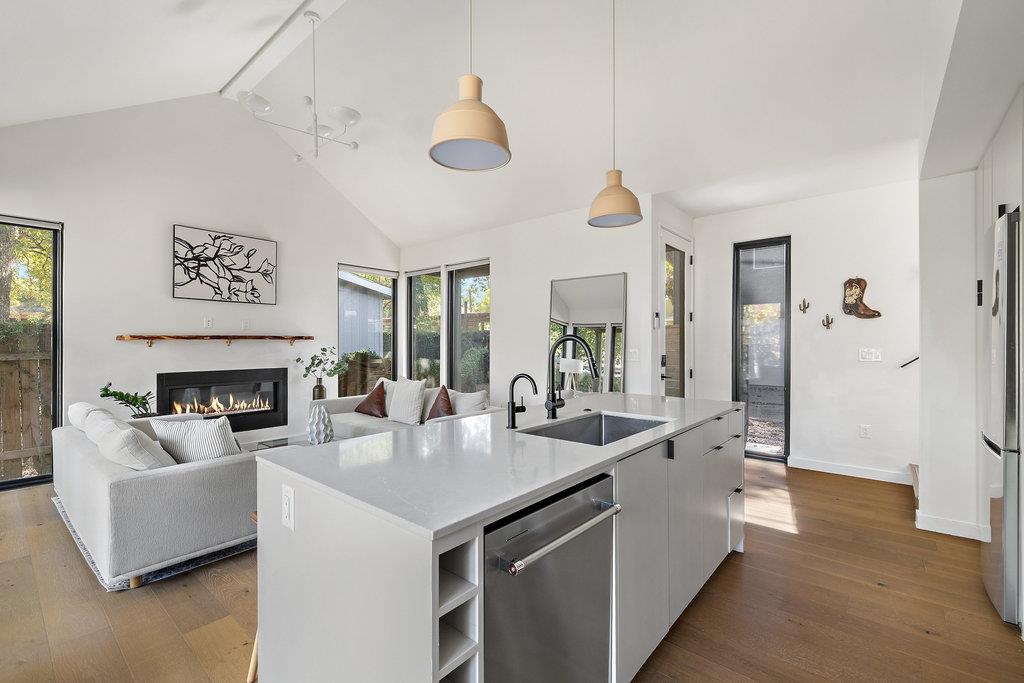 1913 Canterbury St # 2, Austin, TX 78702