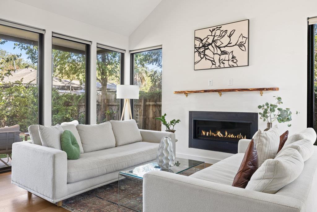 1913 Canterbury St # 2, Austin, TX 78702