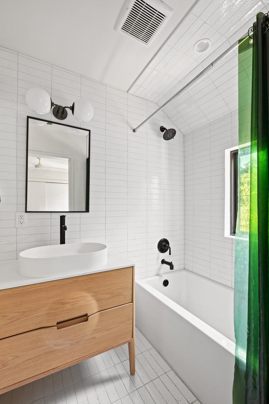 1913 Canterbury St # 2, Austin, TX 78702