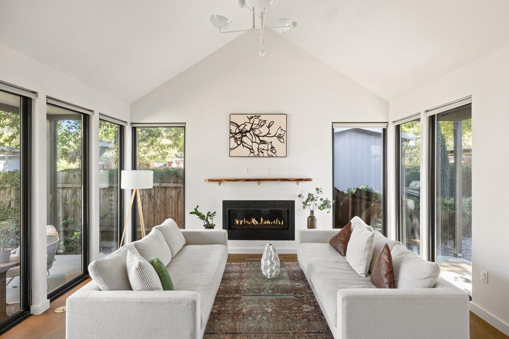 1913 Canterbury St # 2, Austin, TX 78702