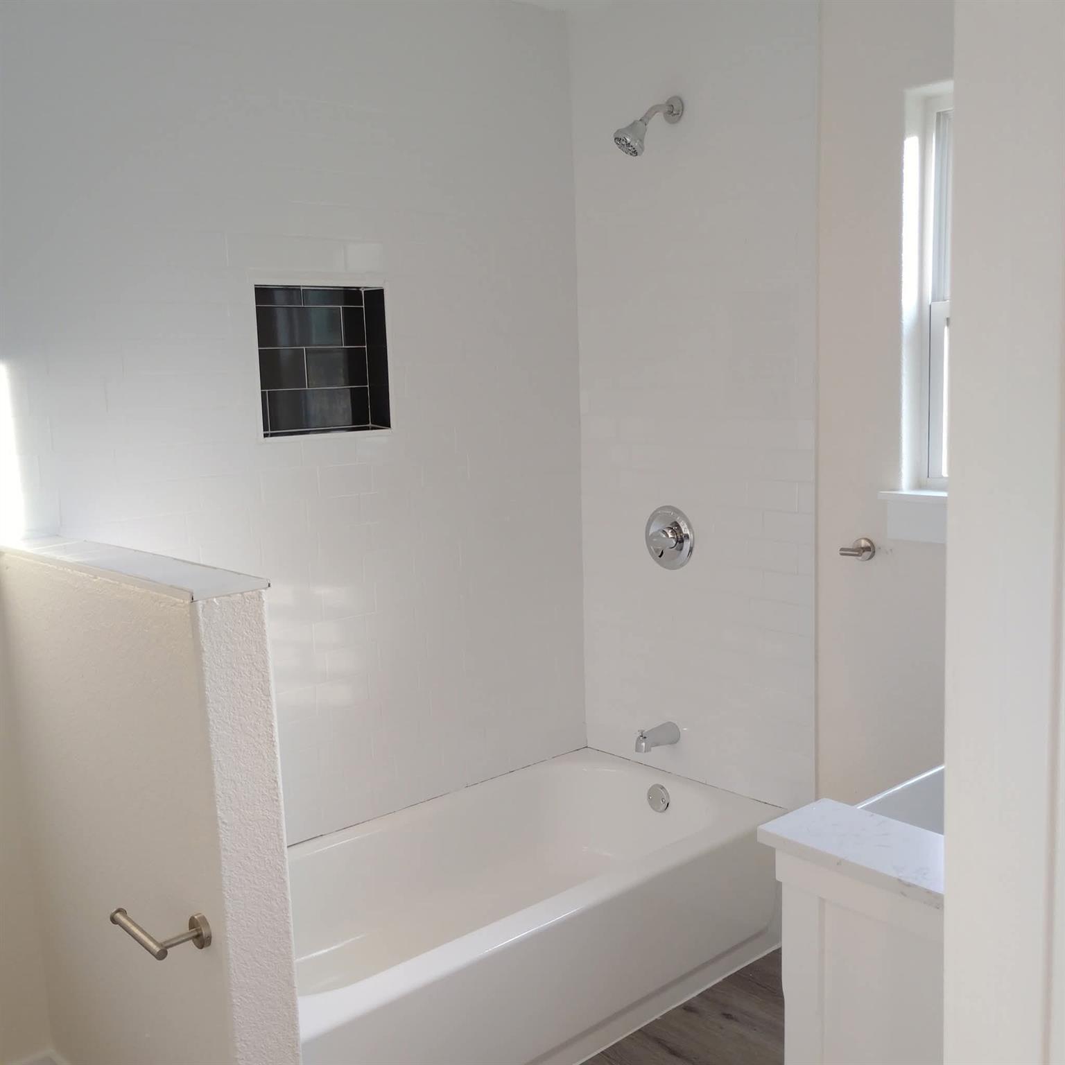 928 E Cameron Ave, Rockdale, TX 76567