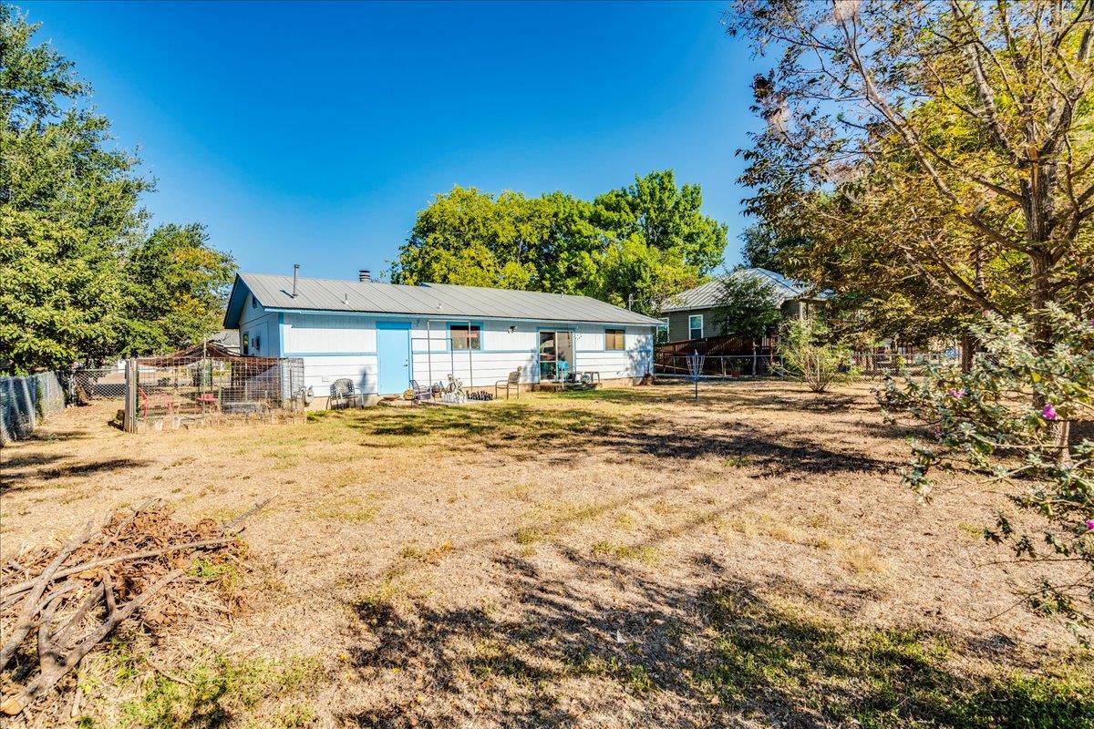 904 Conway Dr, San Marcos, TX 78666