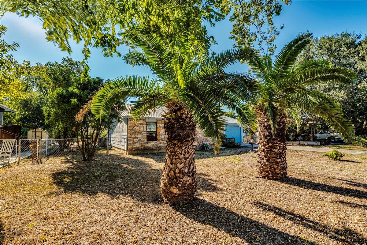 904 Conway Dr, San Marcos, TX 78666