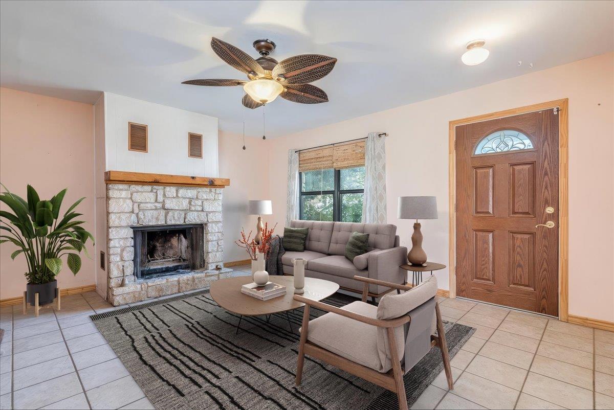 904 Conway Dr, San Marcos, TX 78666