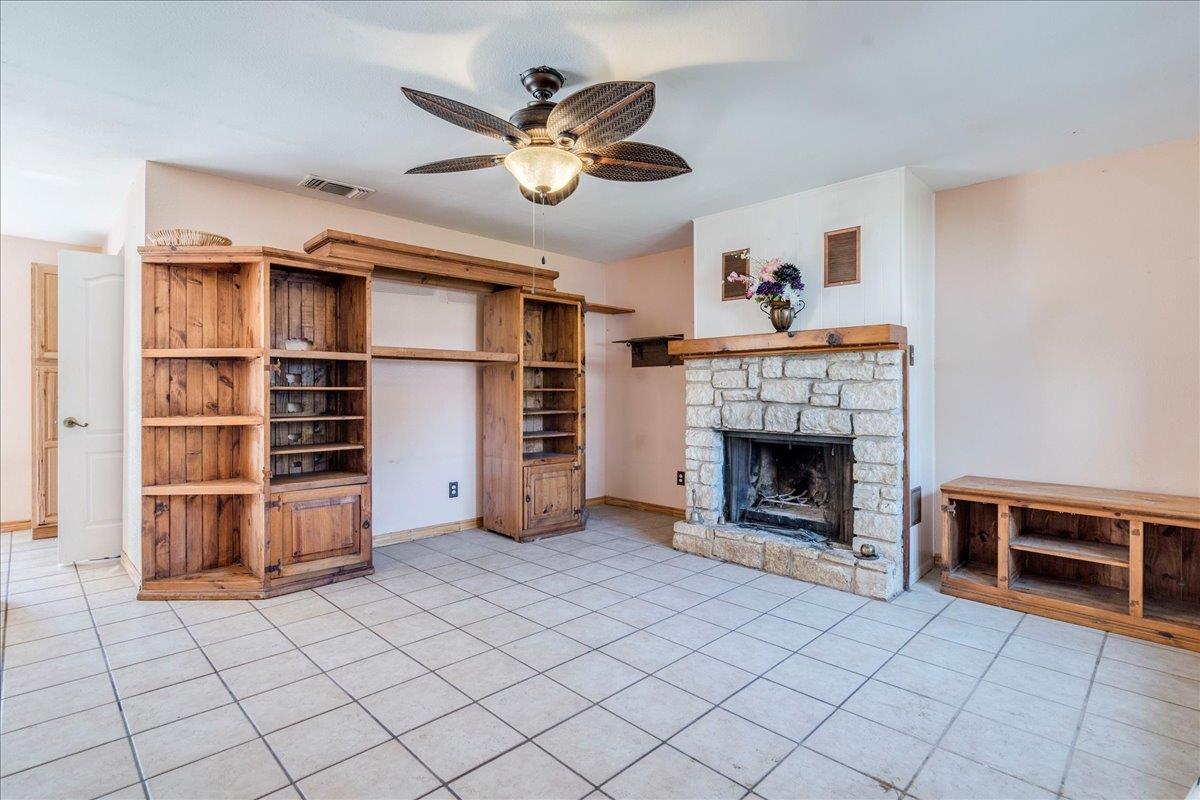 904 Conway Dr, San Marcos, TX 78666