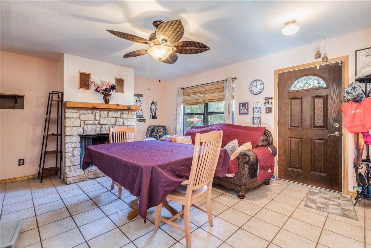 904 Conway Dr, San Marcos, TX 78666