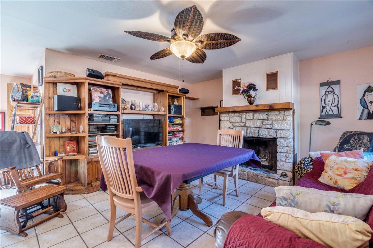 904 Conway Dr, San Marcos, TX 78666