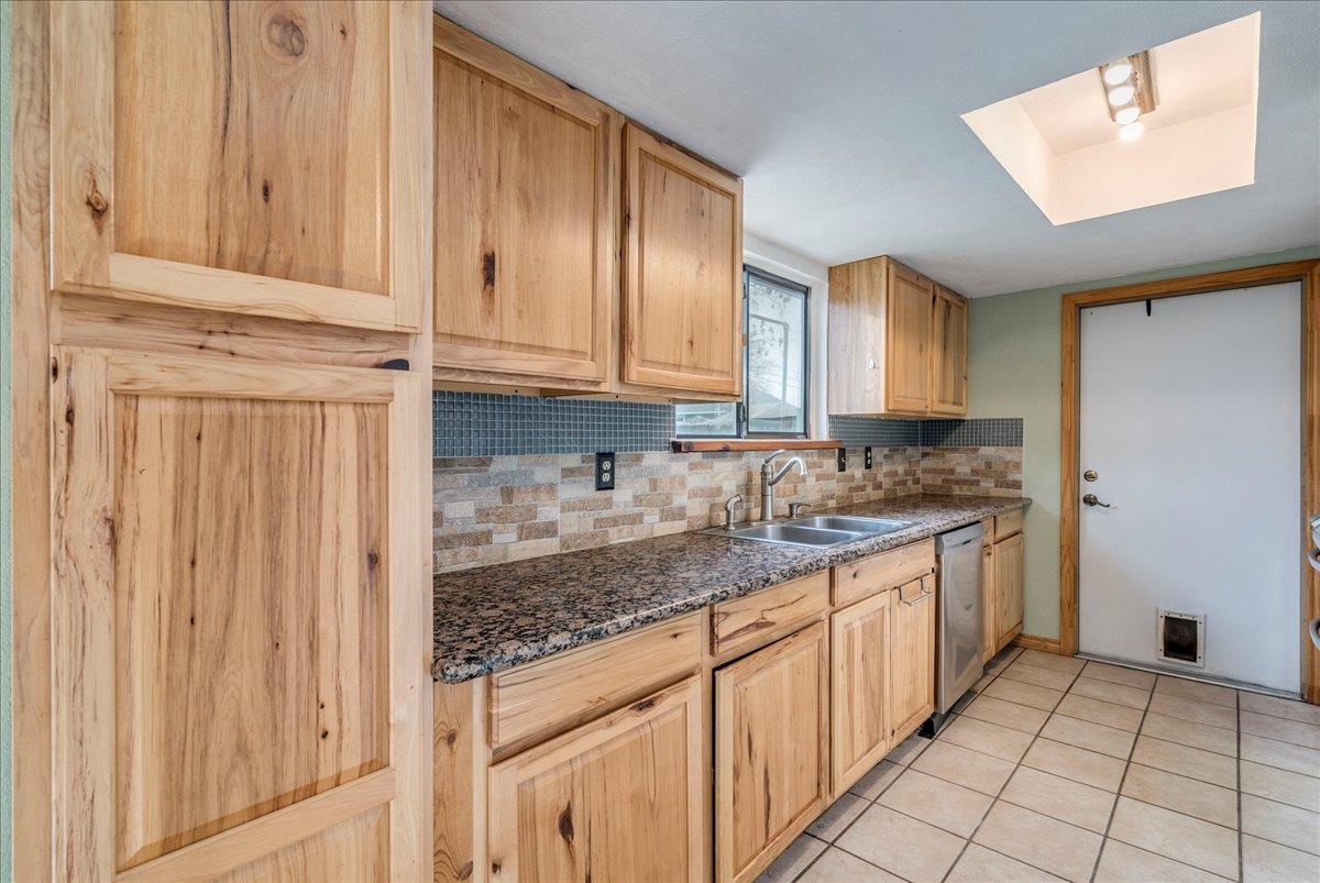 904 Conway Dr, San Marcos, TX 78666