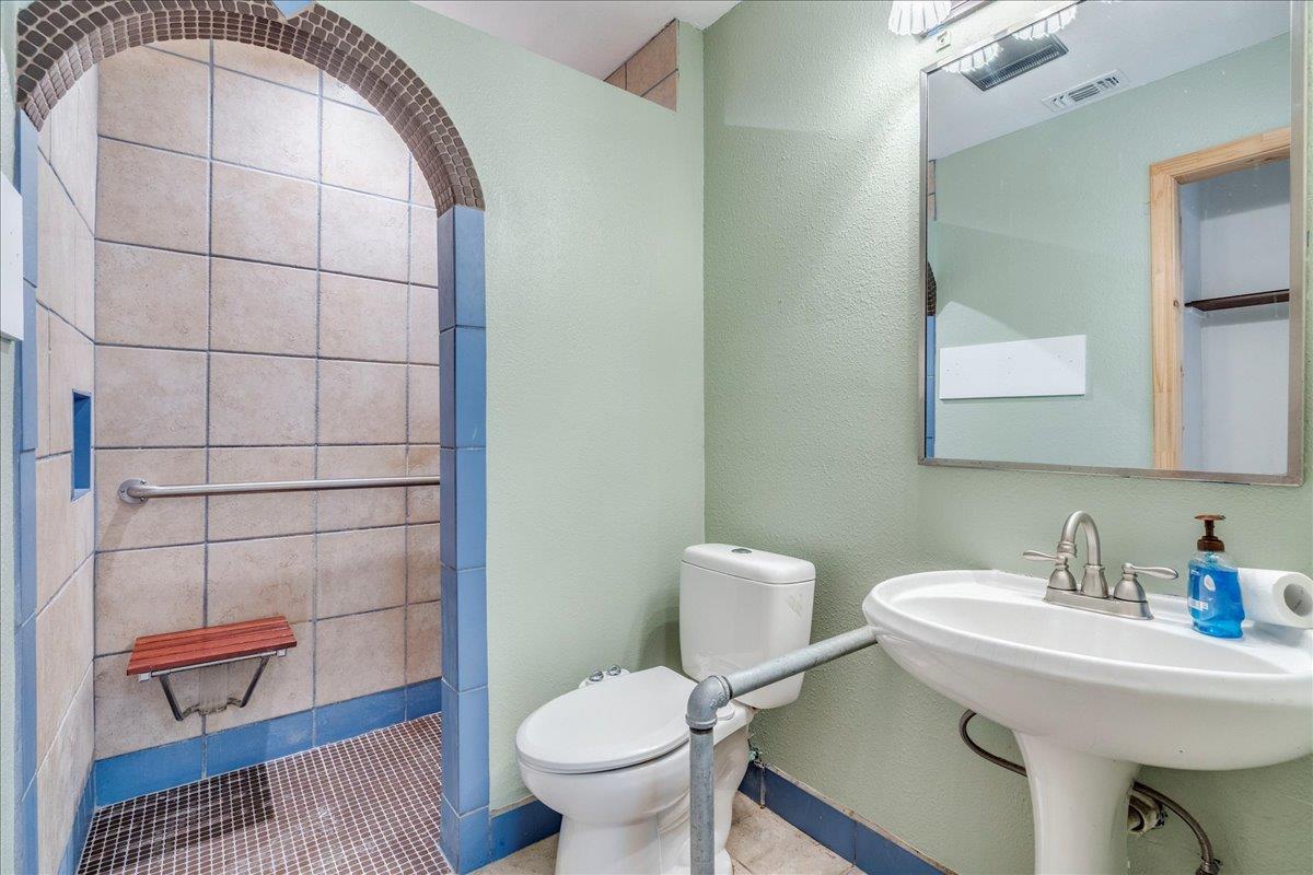 904 Conway Dr, San Marcos, TX 78666