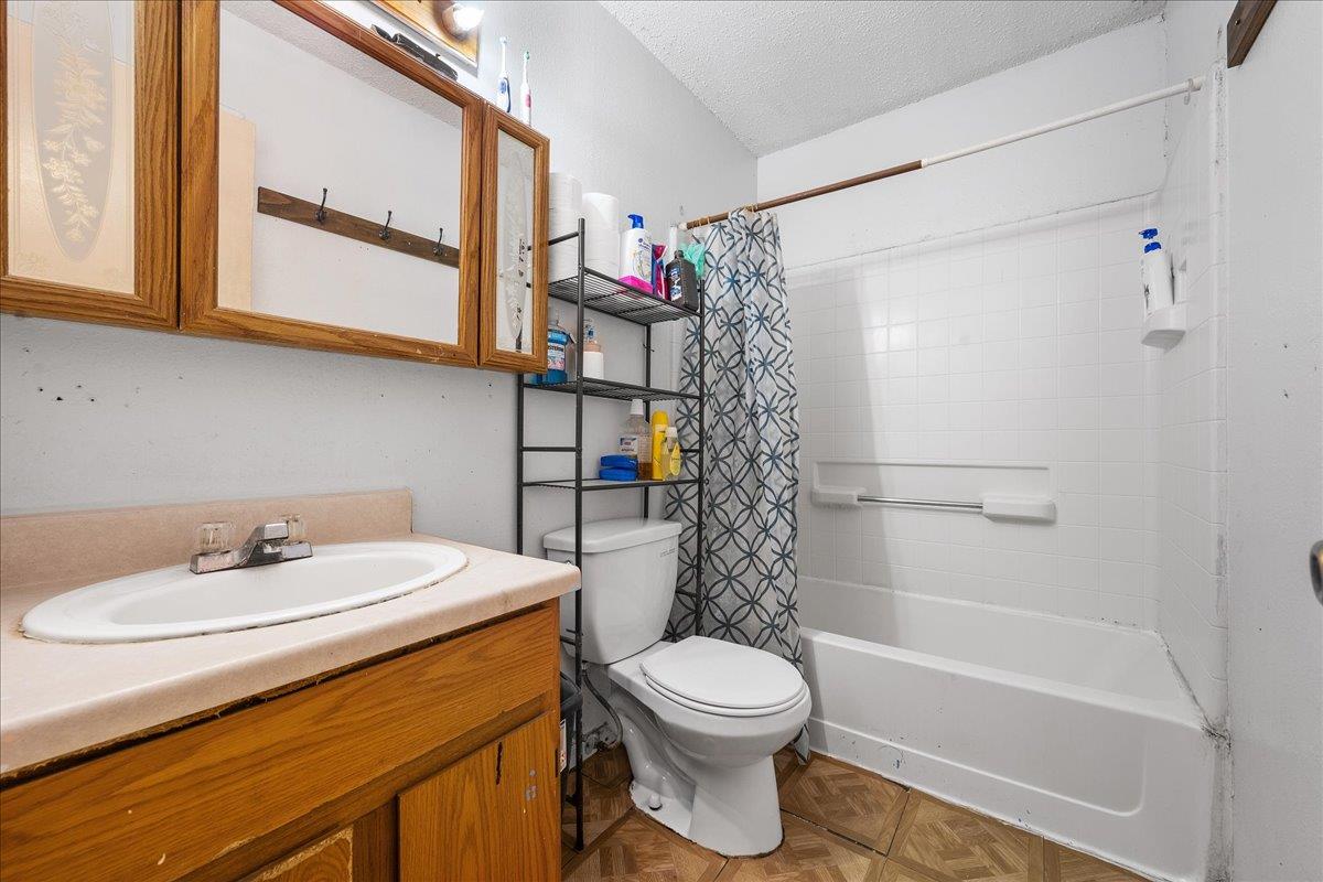 1107 Sturgis St, Taylor, TX 76574