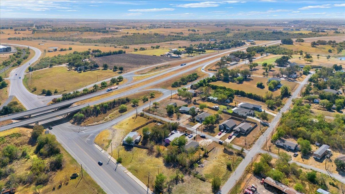 1107 Sturgis St, Taylor, TX 76574