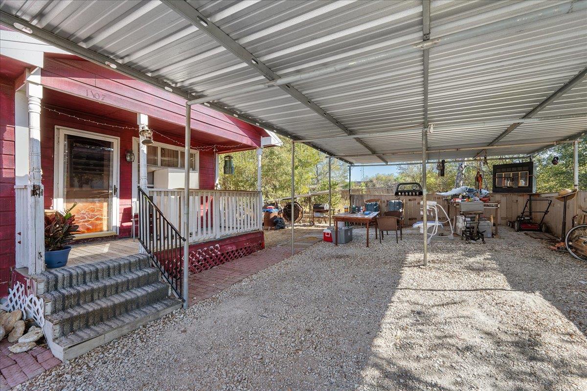 1107 Sturgis St, Taylor, TX 76574