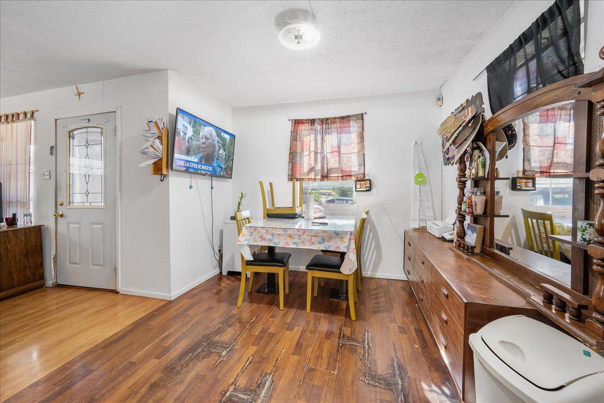 1107 Sturgis St, Taylor, TX 76574