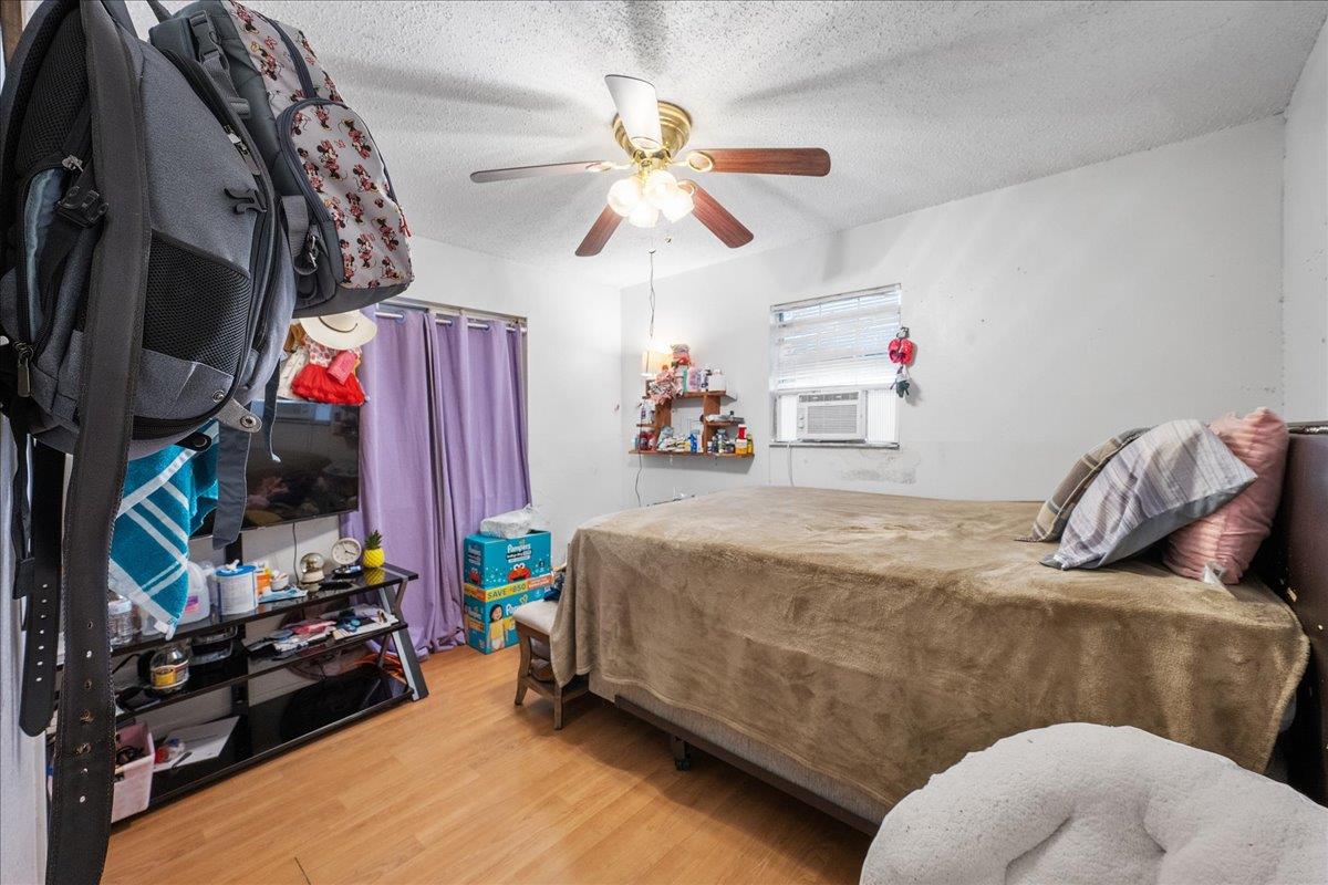 1107 Sturgis St, Taylor, TX 76574