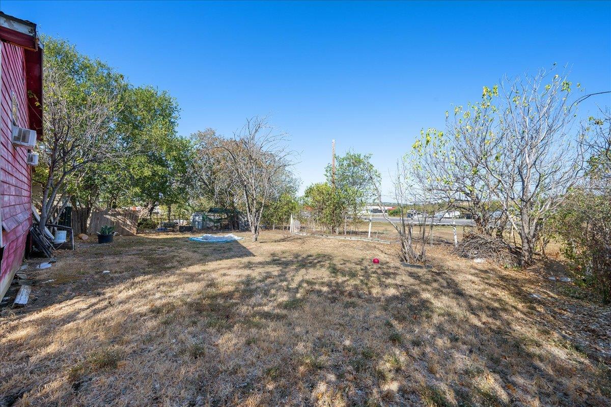 1107 Sturgis St, Taylor, TX 76574