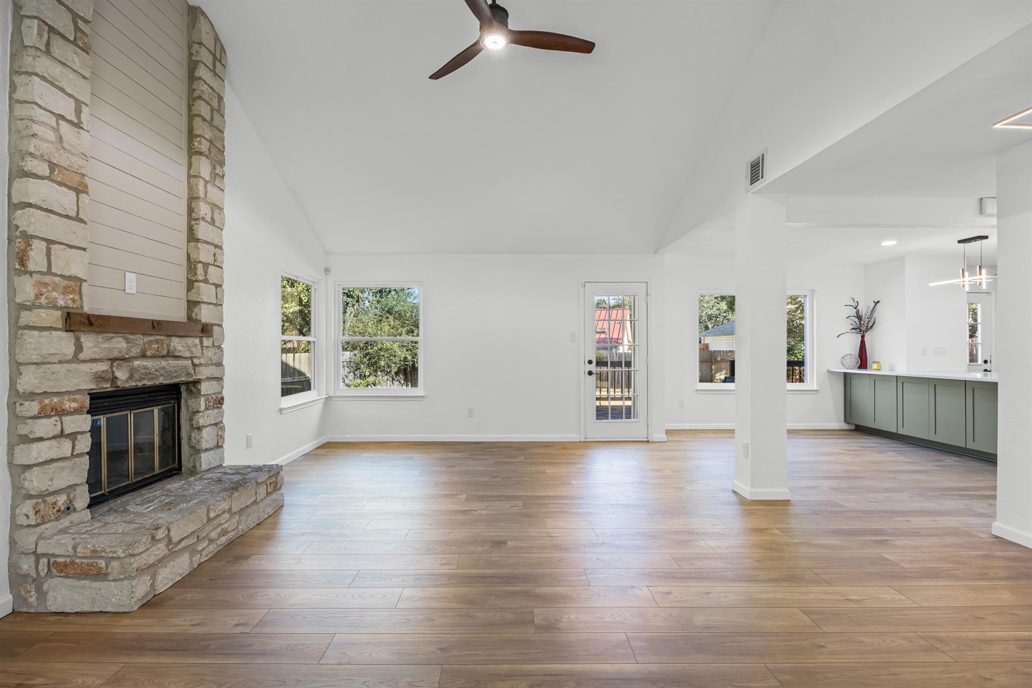 1402 Monica St, Austin, TX 78758