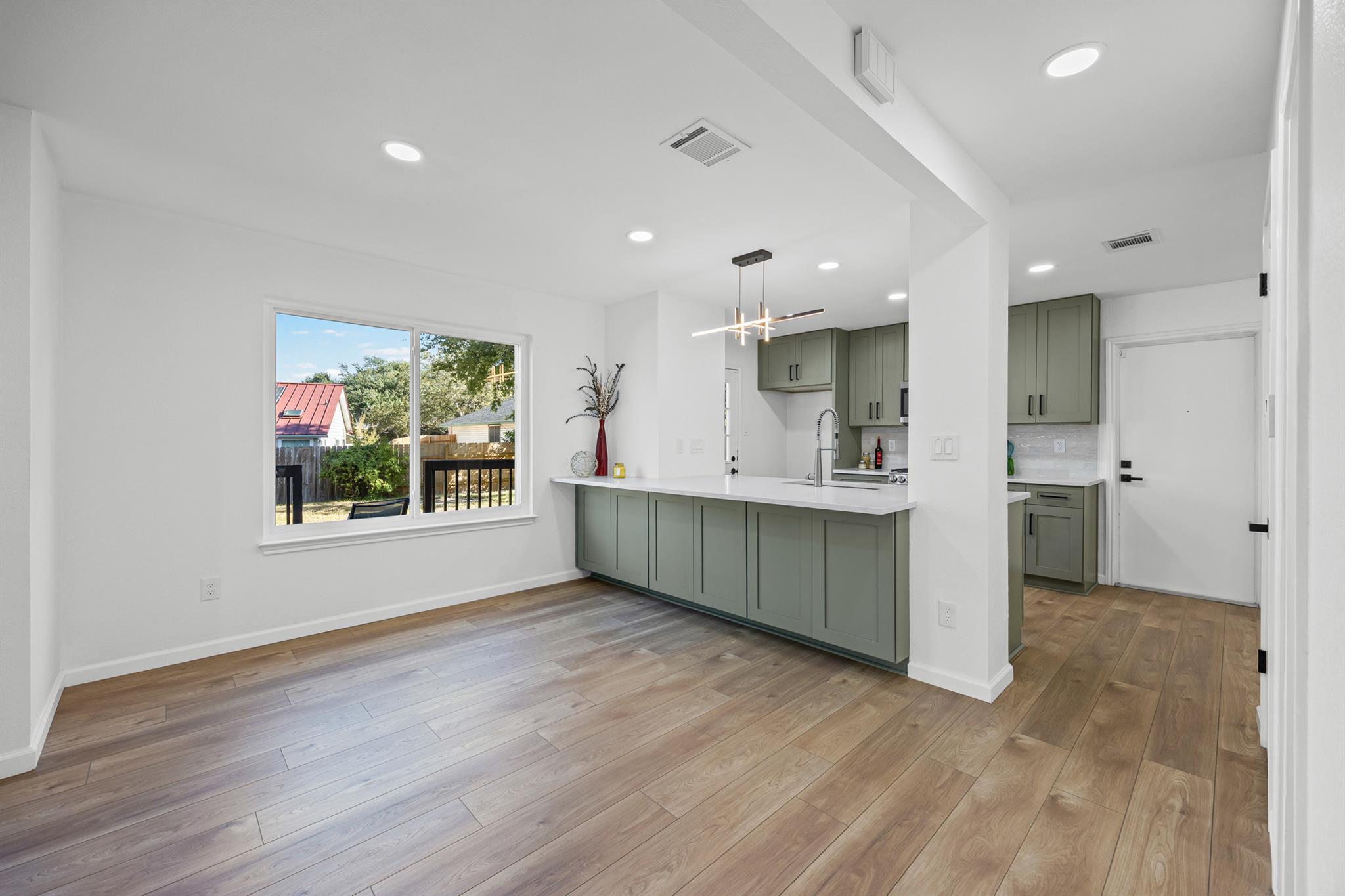 1402 Monica St, Austin, TX 78758