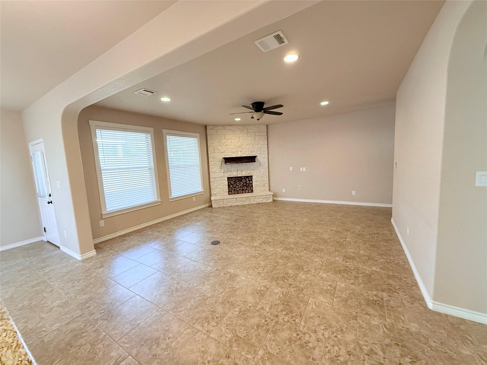 300 Western Sky Trl, Jarrell, TX 76537