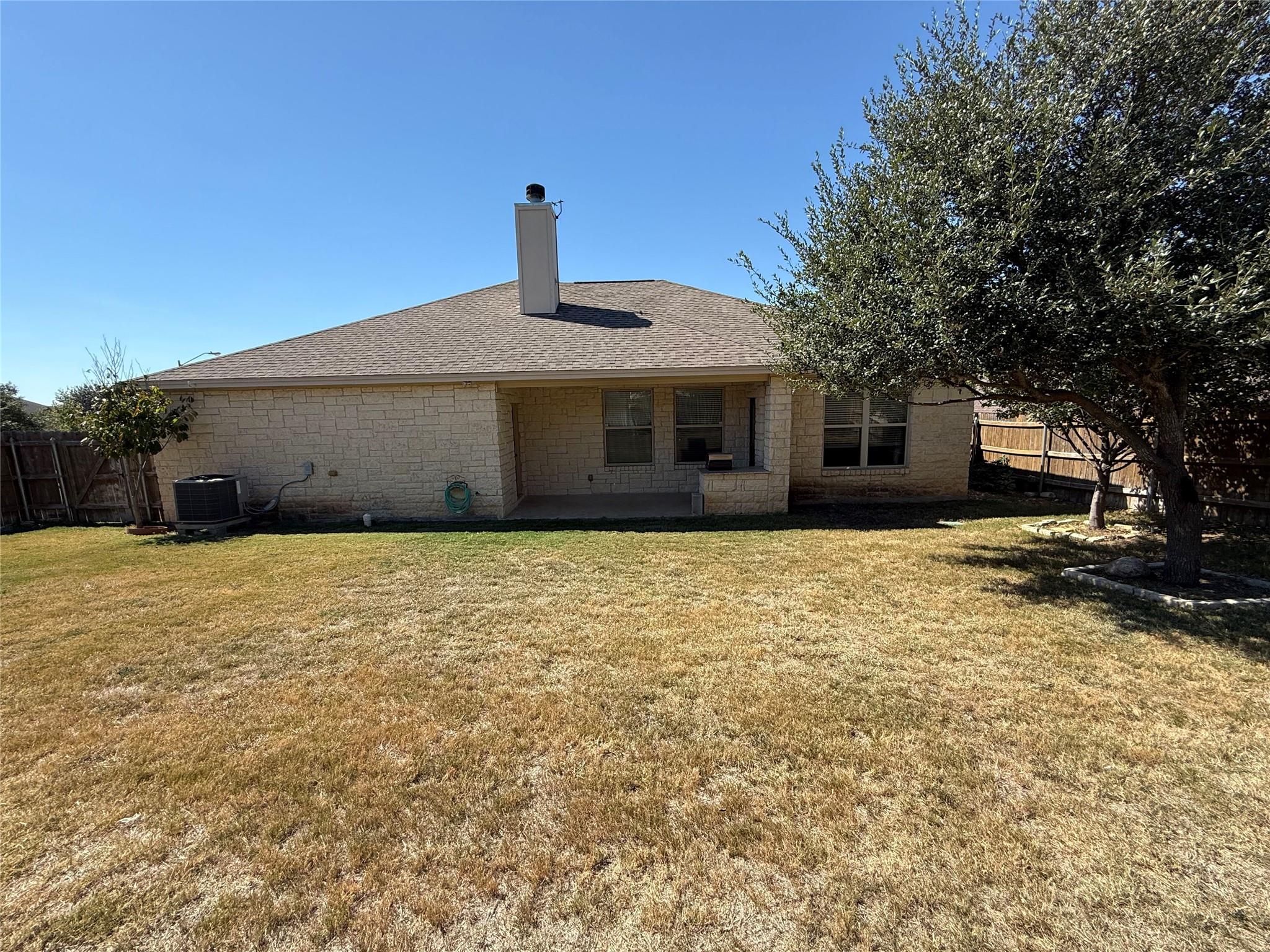 300 Western Sky Trl, Jarrell, TX 76537