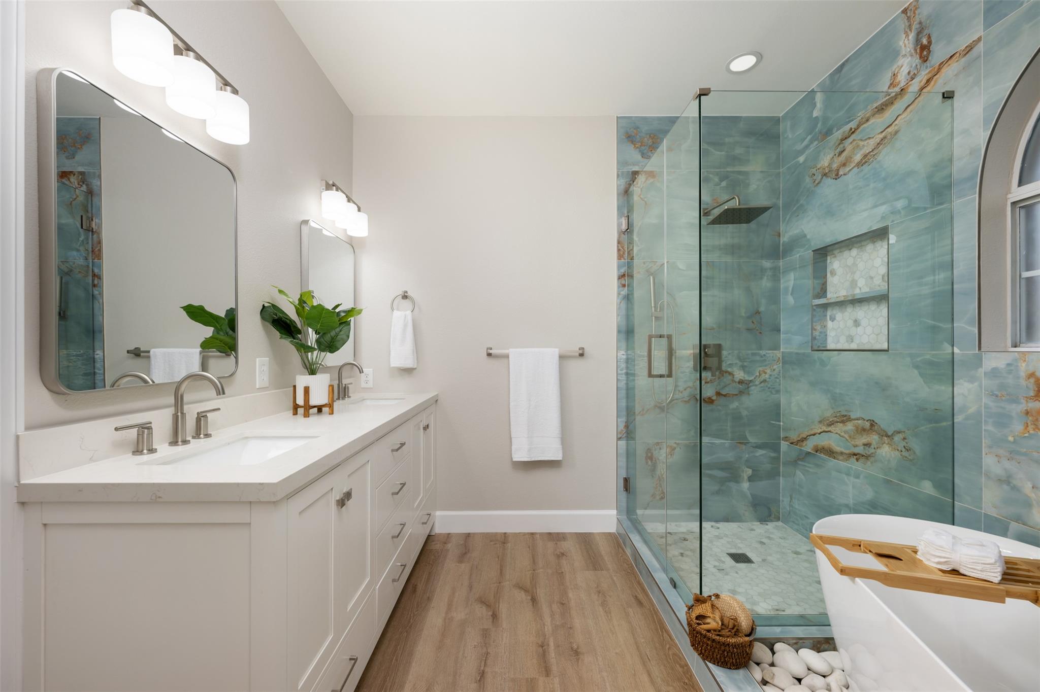 126 Copperleaf Rd, Lakeway, TX 78734