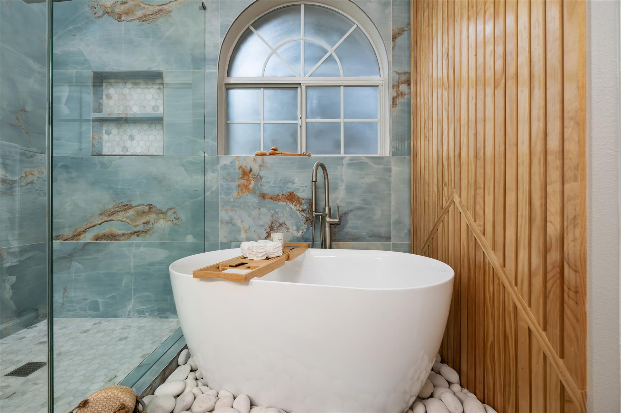 126 Copperleaf Rd, Lakeway, TX 78734