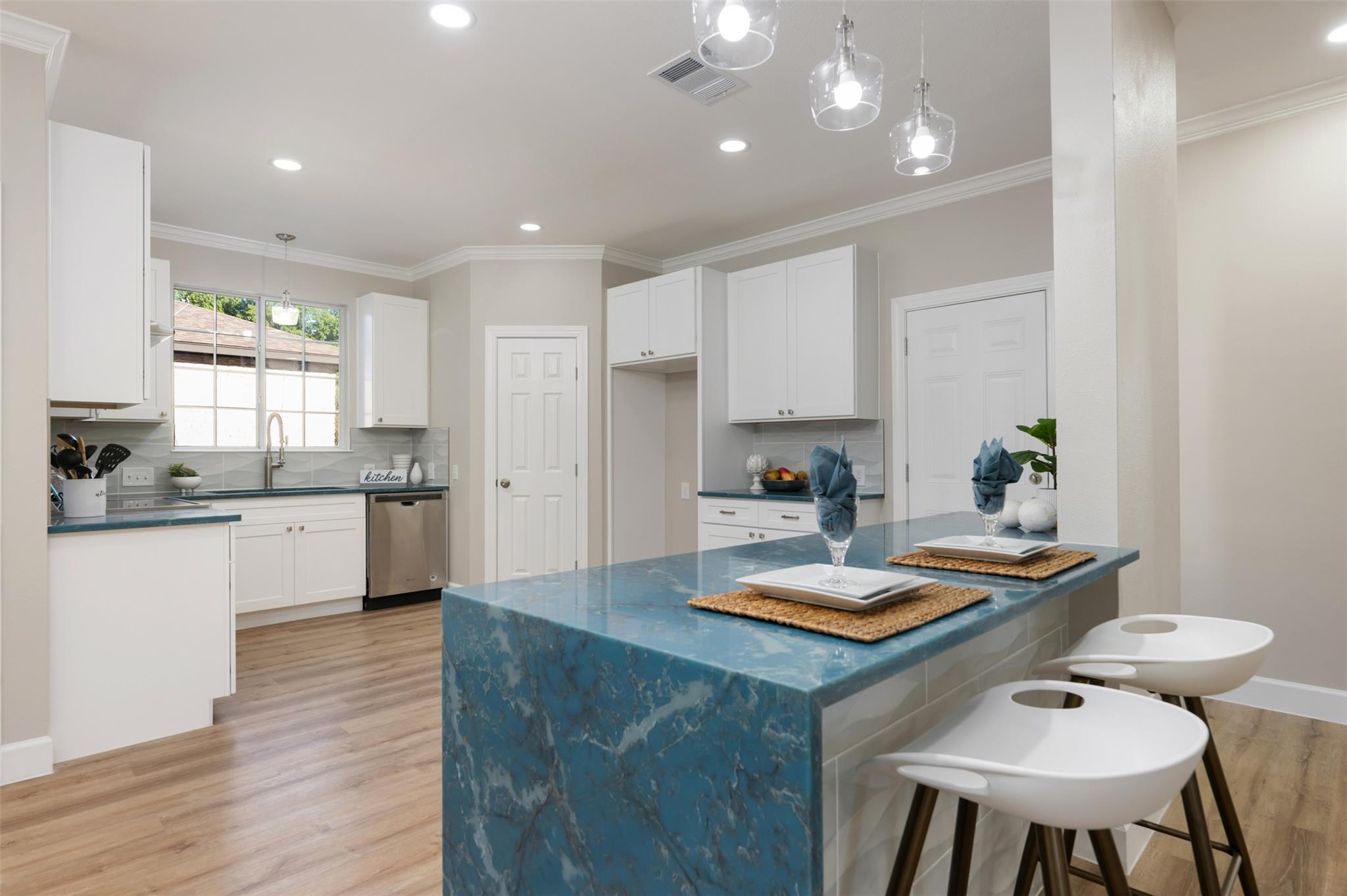 126 Copperleaf Rd, Lakeway, TX 78734