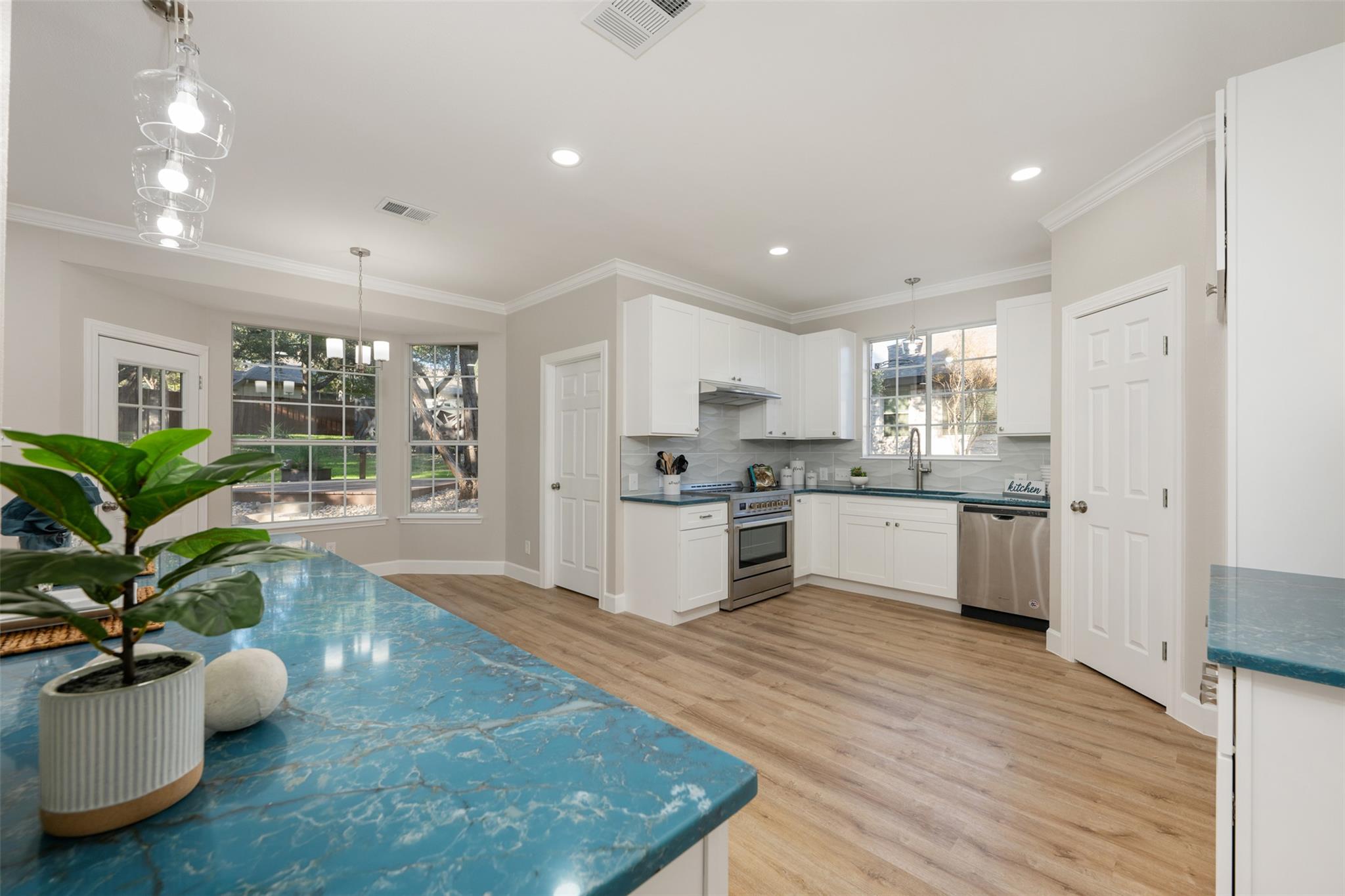 126 Copperleaf Rd, Lakeway, TX 78734