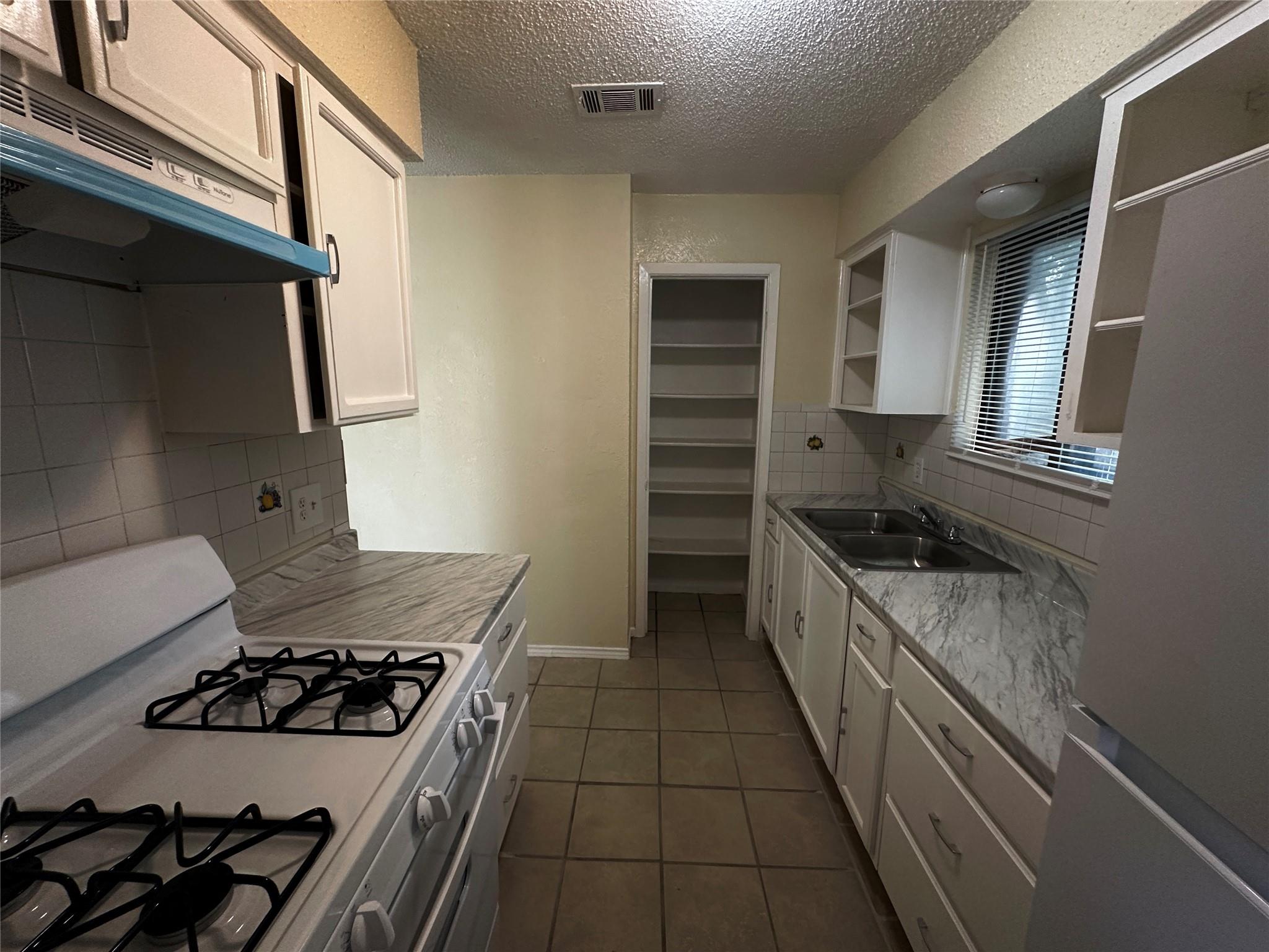 4801 Bergfield Dr, Austin, TX 78744