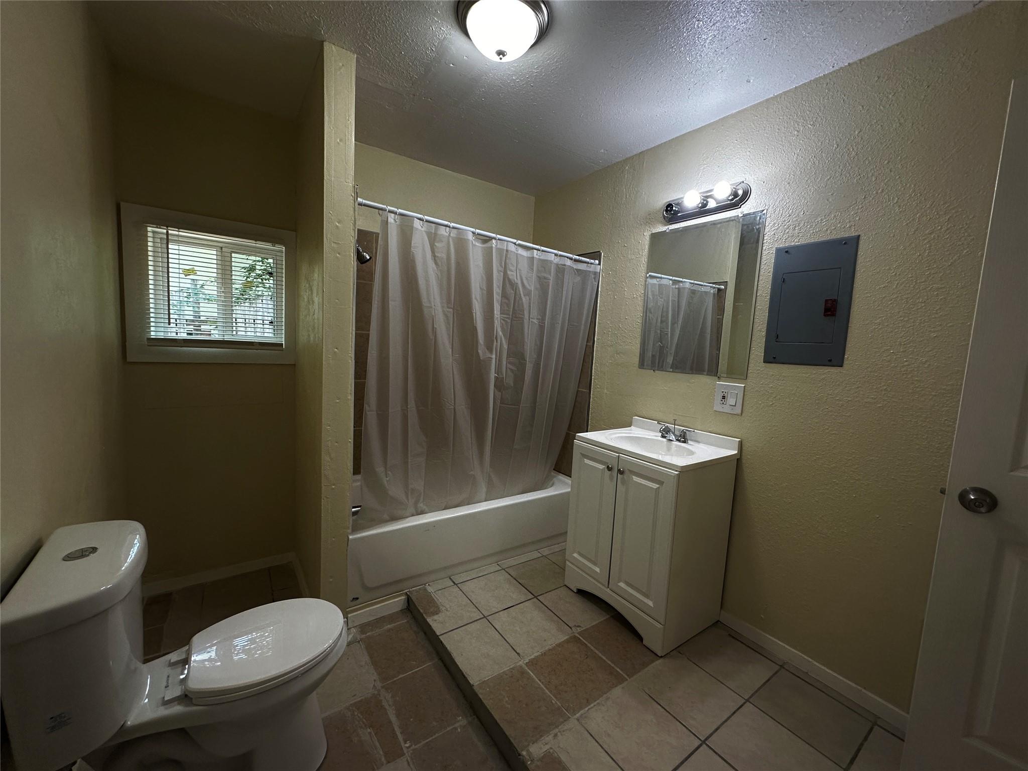 4801 Bergfield Dr, Austin, TX 78744