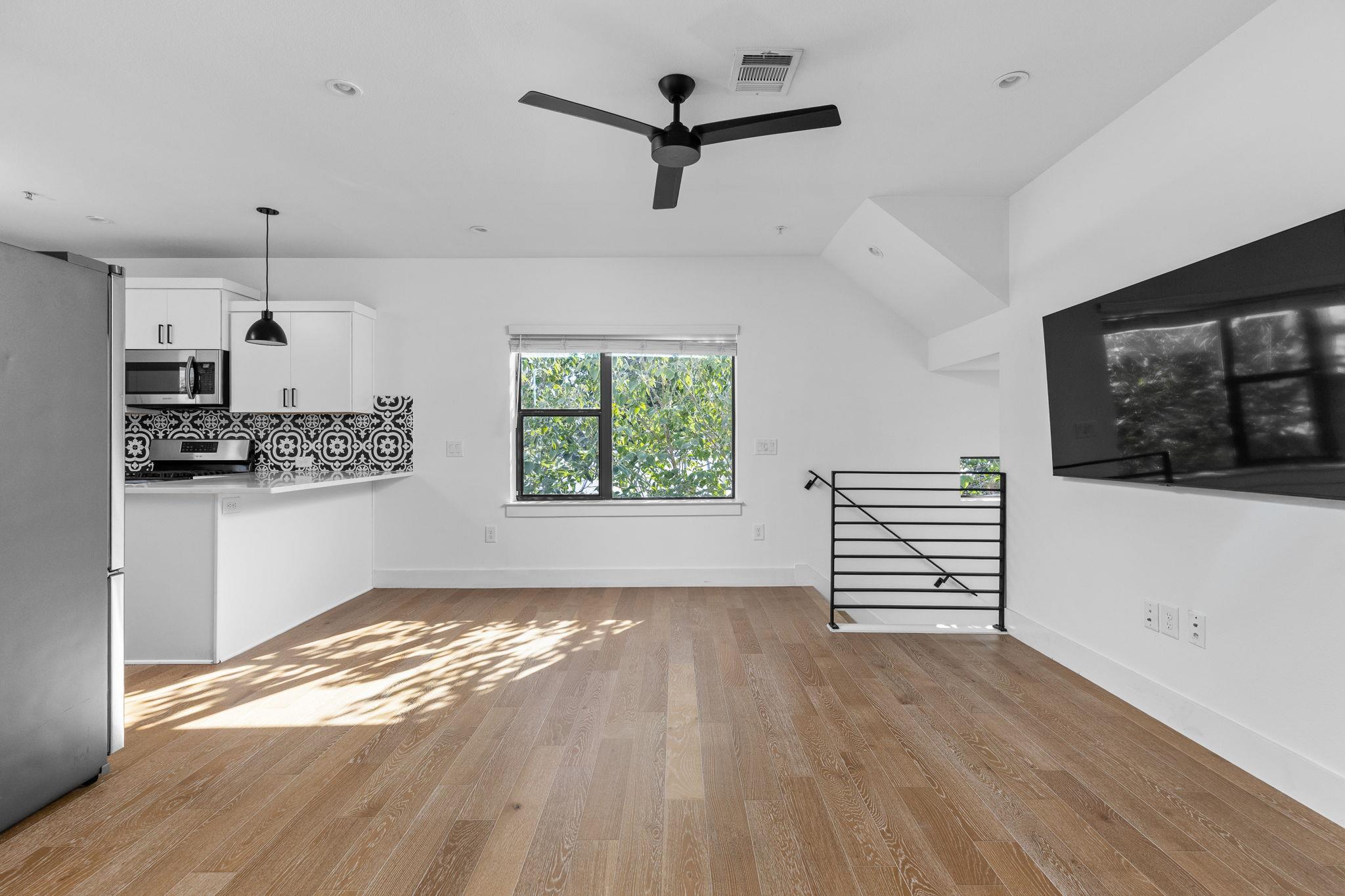 1128 Chicon St # 200, Austin, TX 78702