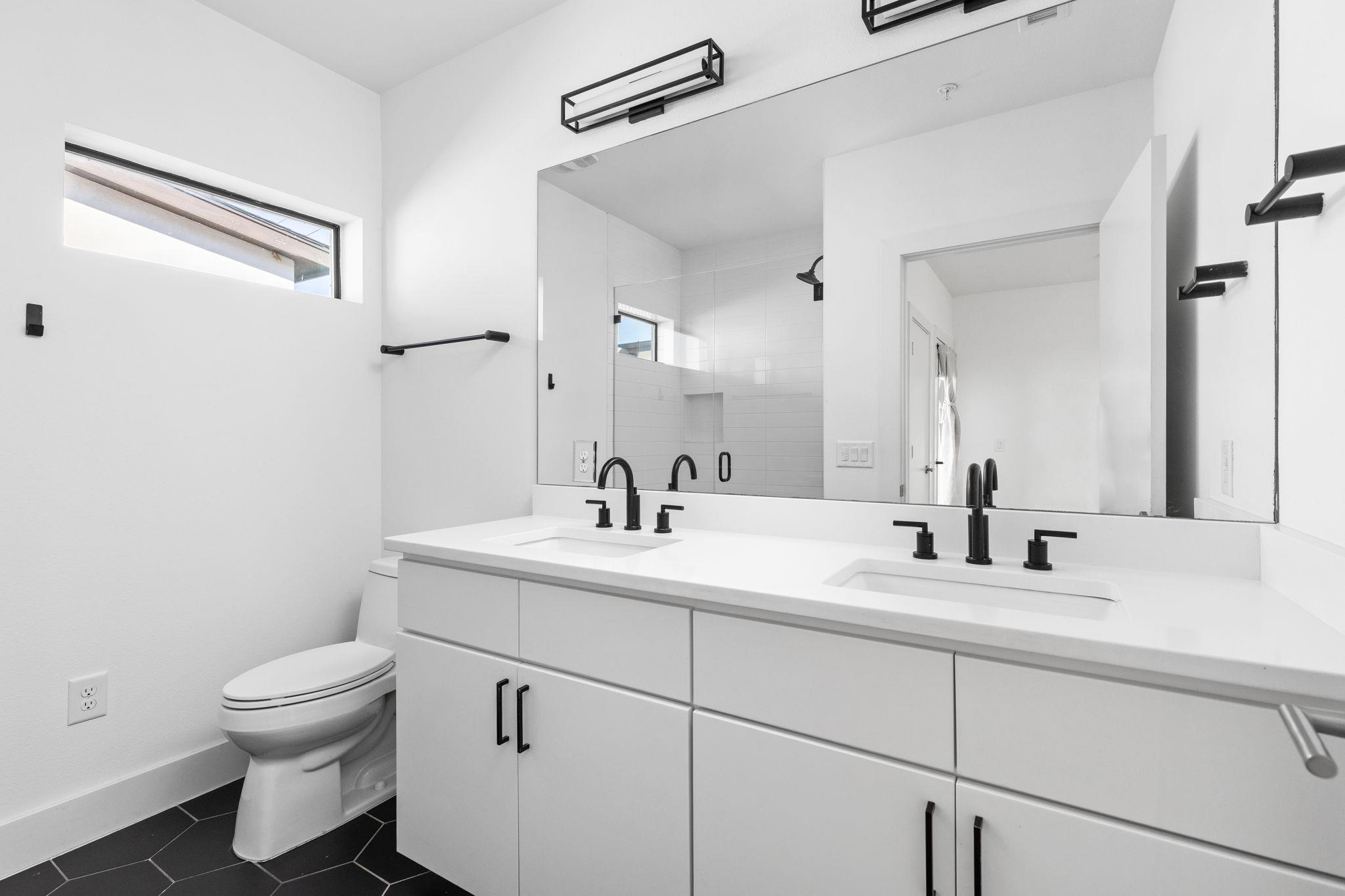 1128 Chicon St # 200, Austin, TX 78702