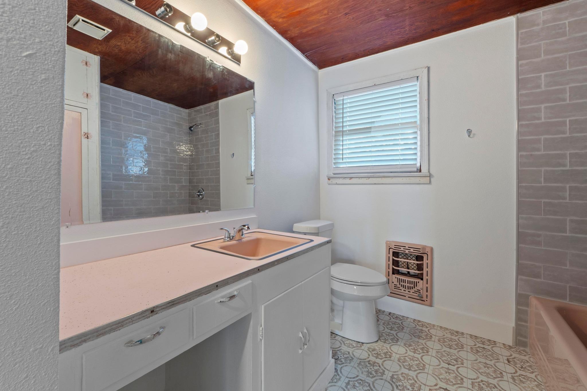 1308 E 12th St, Austin, TX 78702