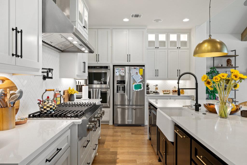 205 Avena Trl, Lakeway, TX 78738