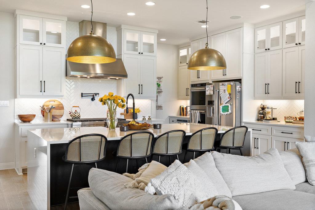 205 Avena Trl, Lakeway, TX 78738