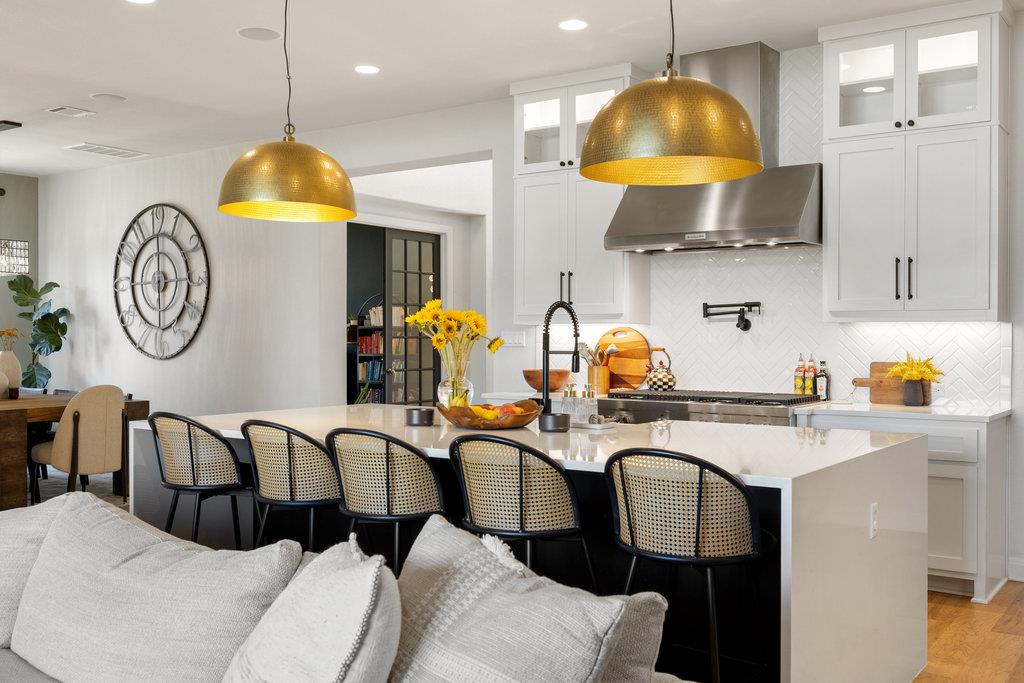 205 Avena Trl, Lakeway, TX 78738